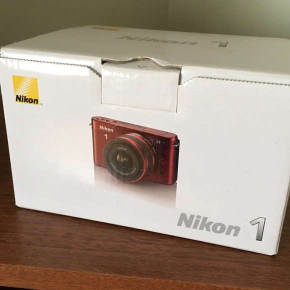 COPY - Nikon 1 J2 Camera - Picture 2 of 2